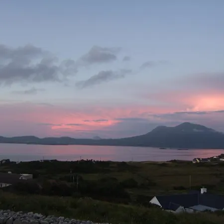 Sunnymeade Tully Holiday home